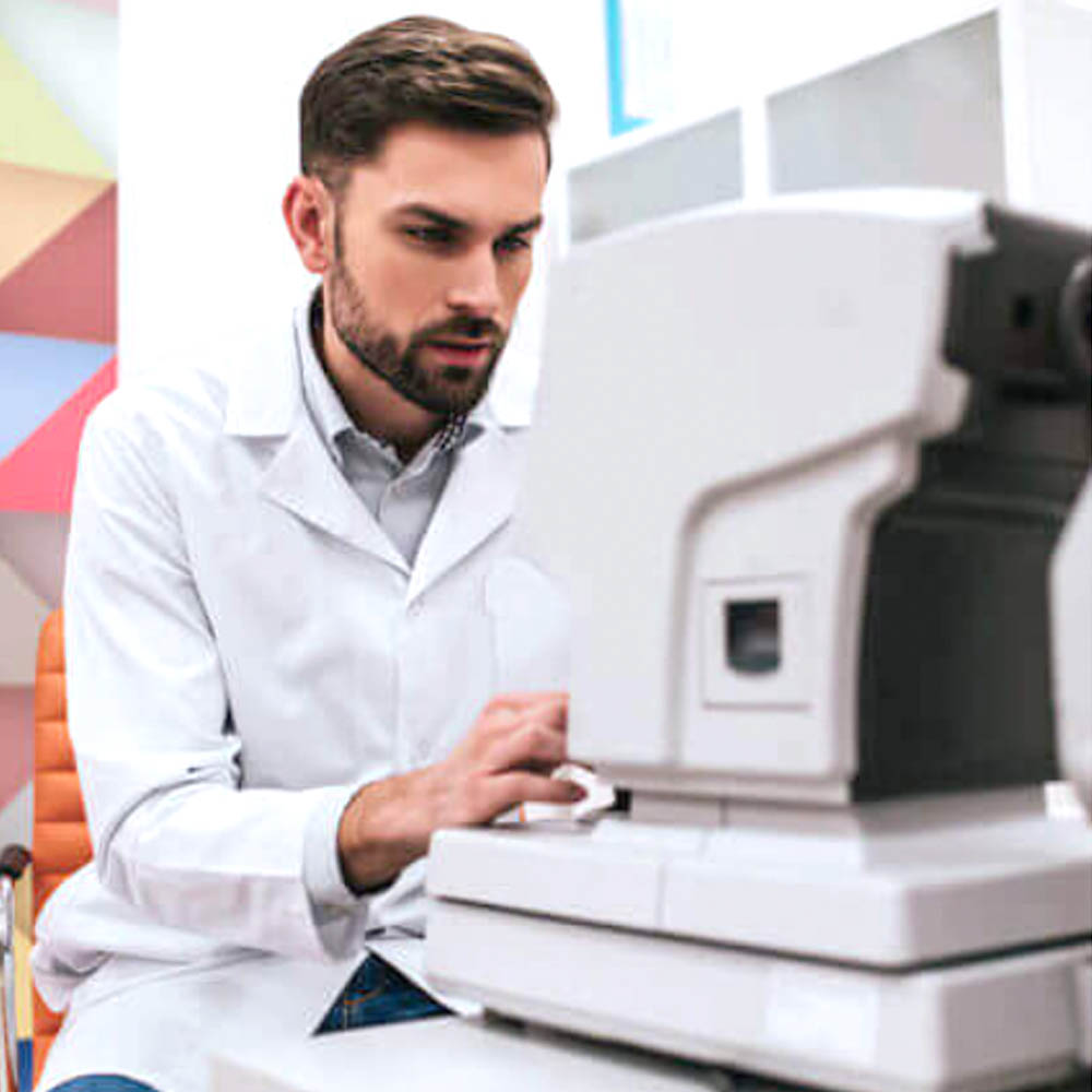 optometrist in Baytown Town Square